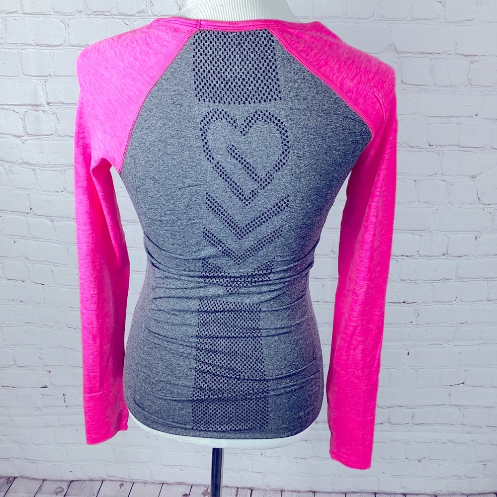 NWT Live Love Dream Athletic Long Sleeve Top Women’s Size Medium Heart Design